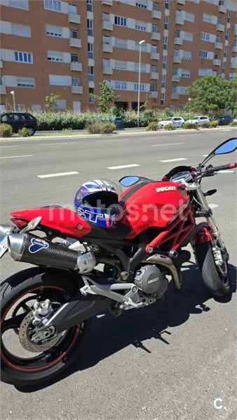 Ducati Monster 696 – Vista 3