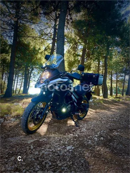 Suzuki V-Strom 650 XT – Vista 7