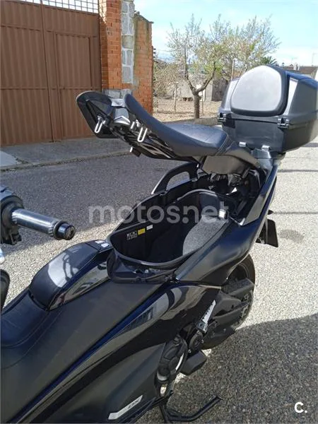 Yamaha TMAX – Vista 4