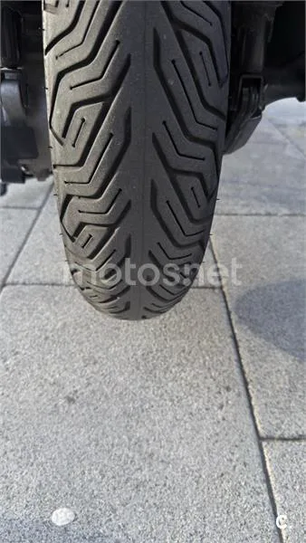 Yamaha XMAX 300 – Vista 10