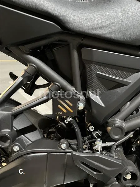 Voge 125 R – Vista 8