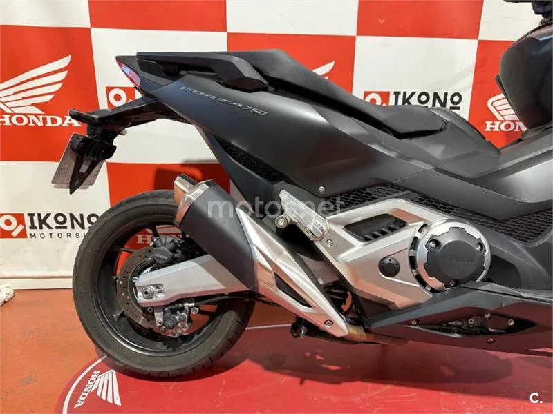 Honda Forza 750 – Vista 6