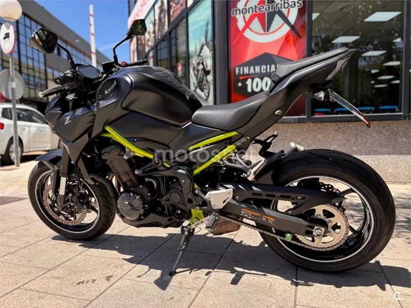 Kawasaki Z900 – Vista 11