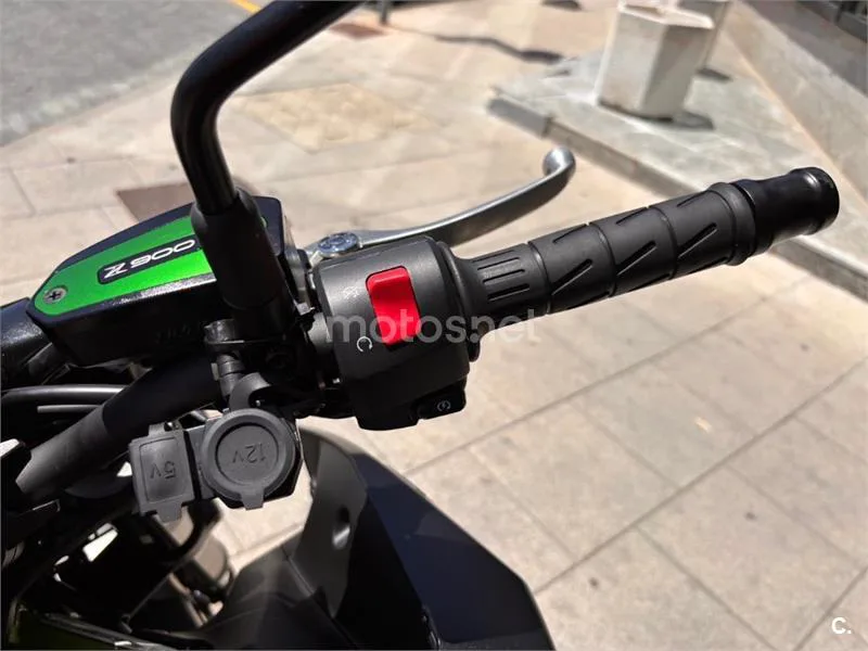 Kawasaki Z900 – Vista 16