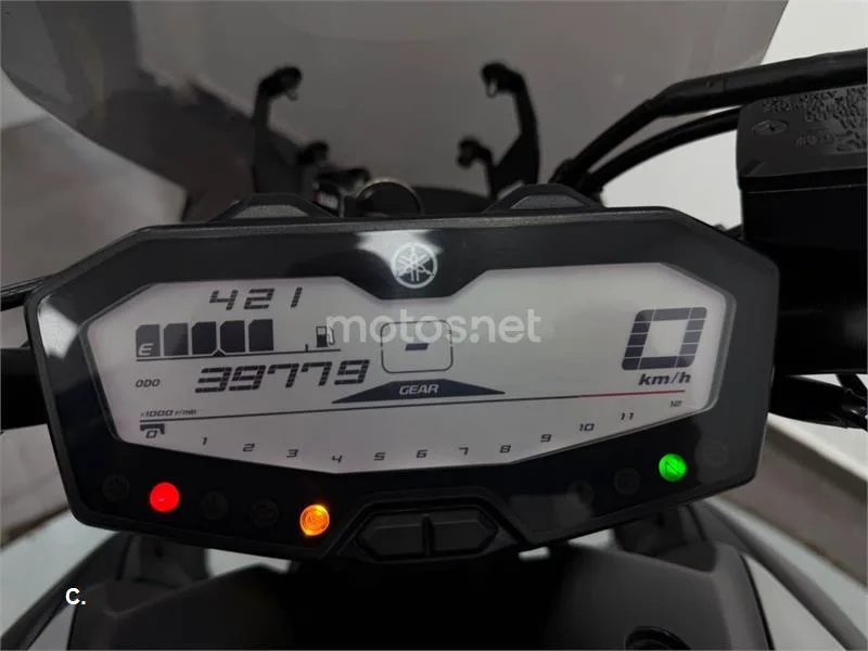 Yamaha MT-07 – Vista 12