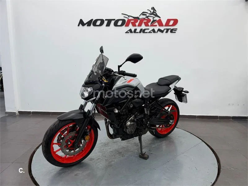 Yamaha MT-07 – Vista 14
