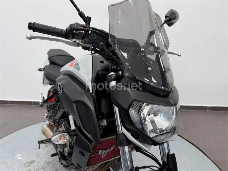 Yamaha MT-07 – Vista 18