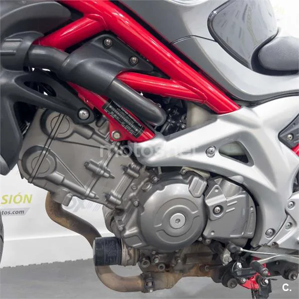 Suzuki SFV 650 Gladius – Vista 23