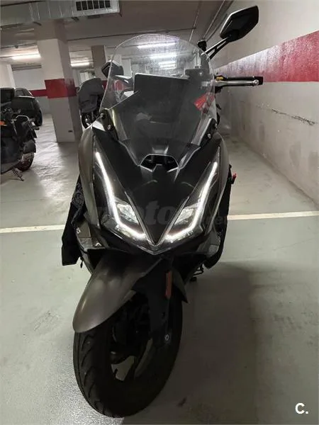 Kymco Super Dink 350i – Vista 3