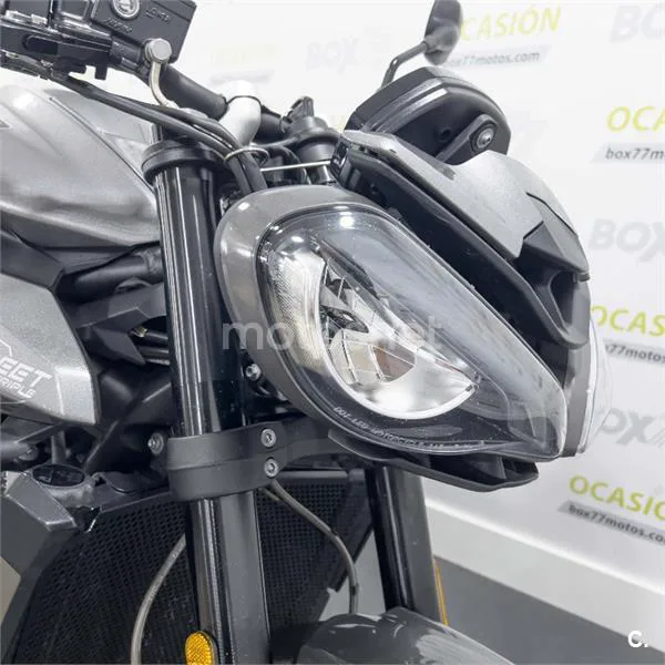 Triumph Street Triple 765 – Vista 22