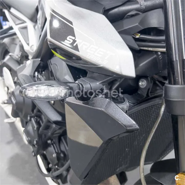 Triumph Street Triple 765 – Vista 23