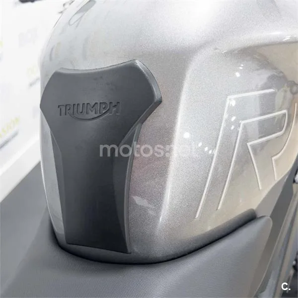 Triumph Street Triple 765 – Vista 25