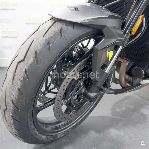 Triumph Street Triple 765 – Vista 26