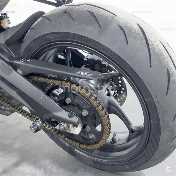 Triumph Street Triple 765 – Vista 9