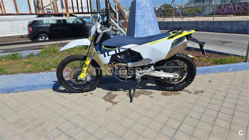 Husqvarna 701 Enduro – Vista 3