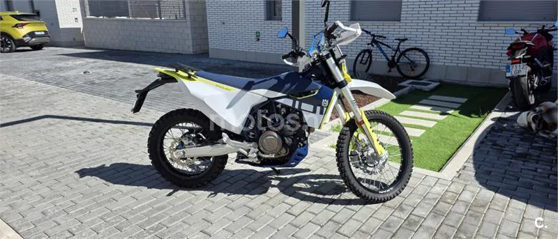 Husqvarna 701 Enduro – Vista 4