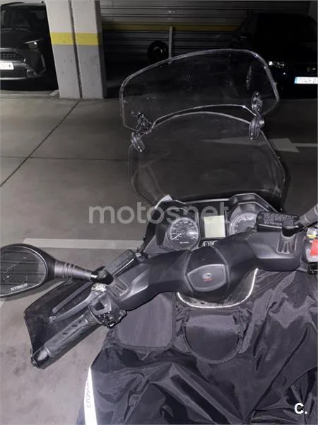 Kymco Grand Dink 300 – Vista 11