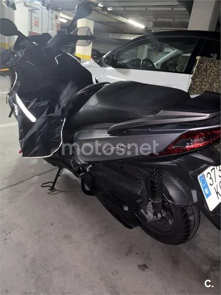 Kymco Grand Dink 300 – Vista 4