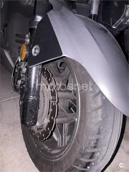 Kymco Grand Dink 300 – Vista 8