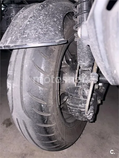 Kymco Grand Dink 300 – Vista 9