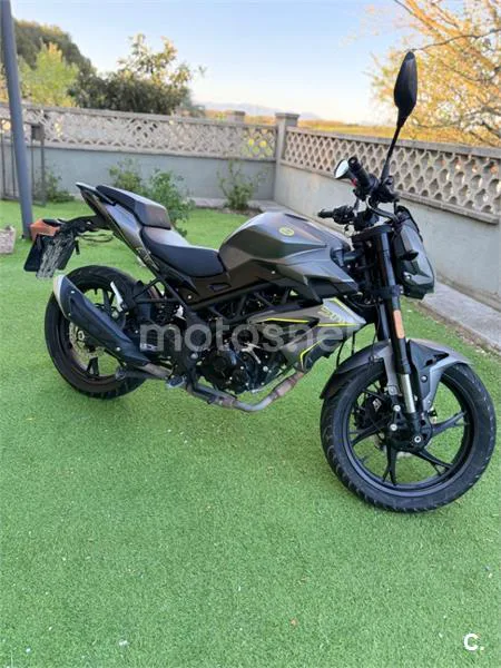 Benelli BN 125 – Vista 2