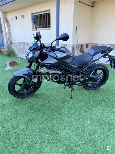 Benelli BN 125 – Vista 4