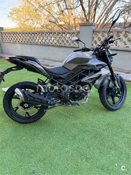 Benelli BN 125 – Vista 5