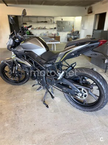 Benelli BN 125 – Vista 7