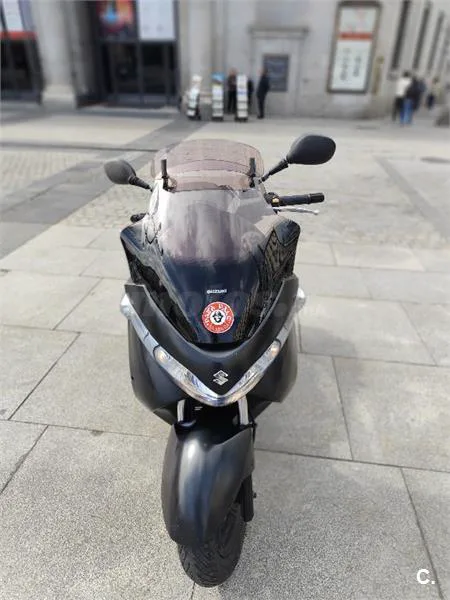 Suzuki Burgman 200 Executive 1400 € 2013 Madrid - 2