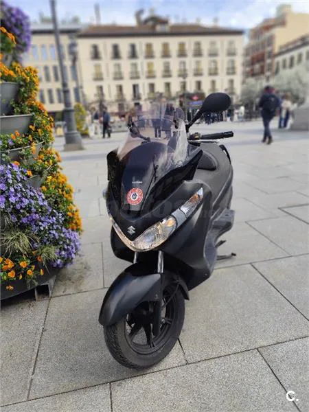 Suzuki Burgman 200 Executive – Vista 7
