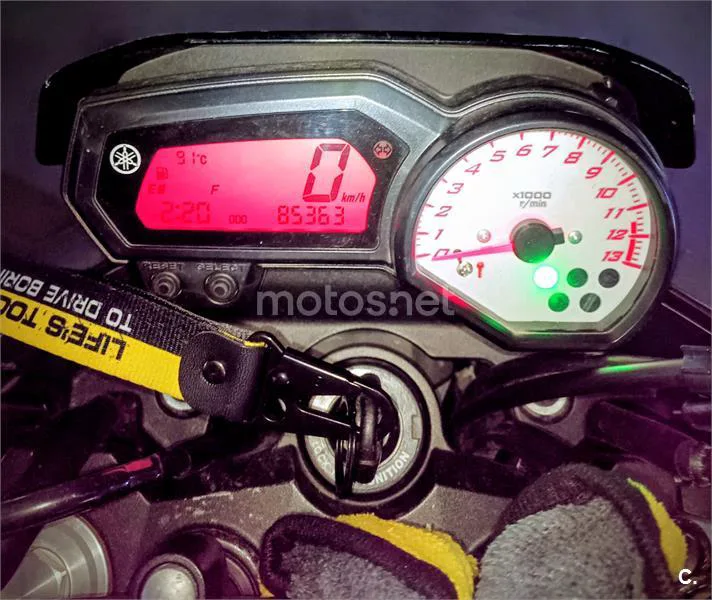 Yamaha FZ8 S – Vista 4