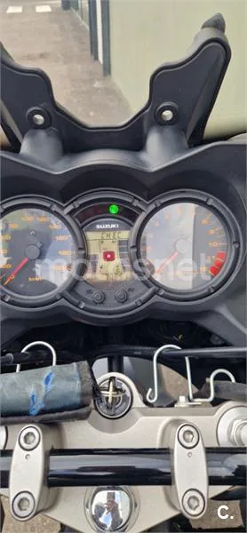 Suzuki V-Strom 650 – Vista 9