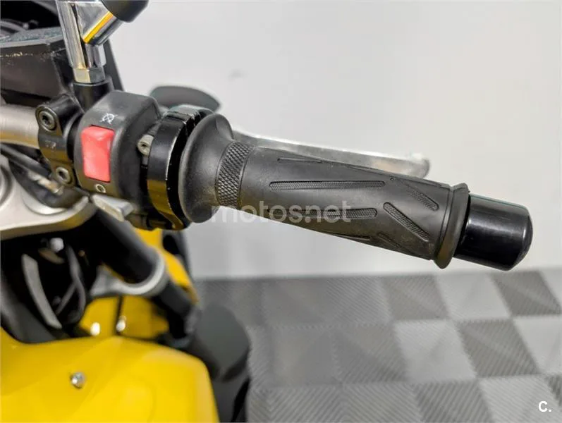 Yamaha FZ1 – Vista 11