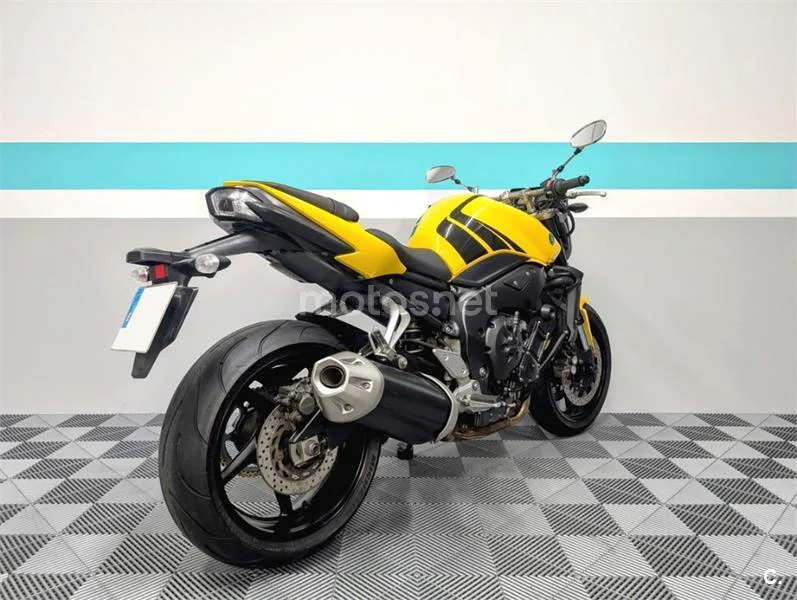 Yamaha FZ1 – Vista 7