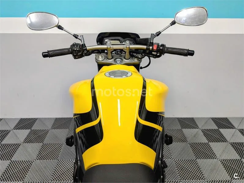Yamaha FZ1 – Vista 8