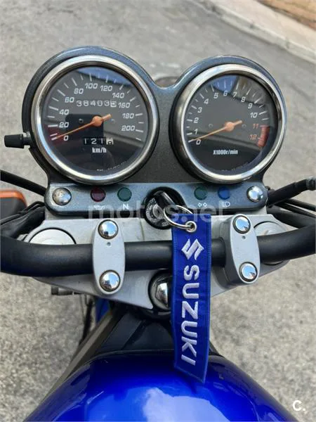 Suzuki GS 500 – Vista 6