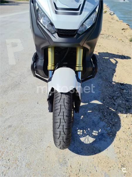 Honda X-ADV – Vista 13