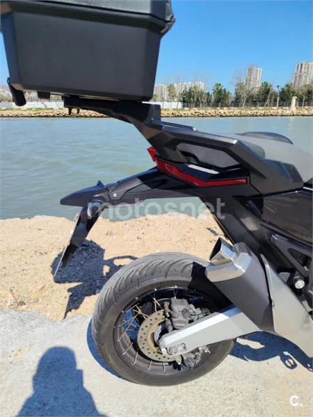 Honda X-ADV – Vista 10