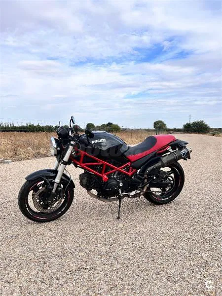 Ducati Monster 696 – Vista 3