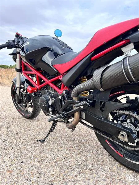 Ducati Monster 696 – Vista 4