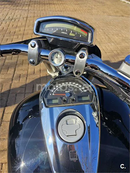 Suzuki Intruder M1800R – Vista 12