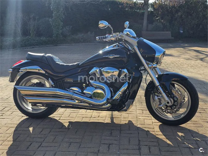 Suzuki Intruder M1800R – Vista 8