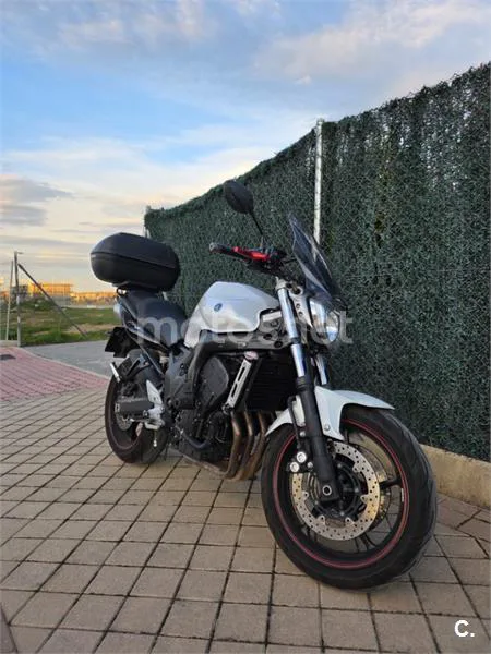 Yamaha FZ6 N S2 – Vista 2