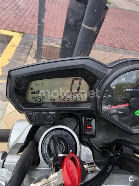 Yamaha FZ6 N S2 – Vista 4