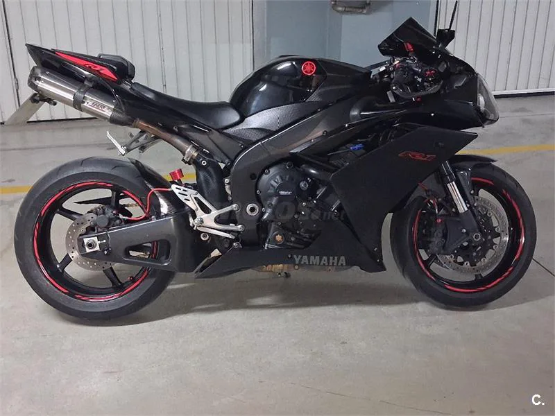Yamaha R1 – Vista 10