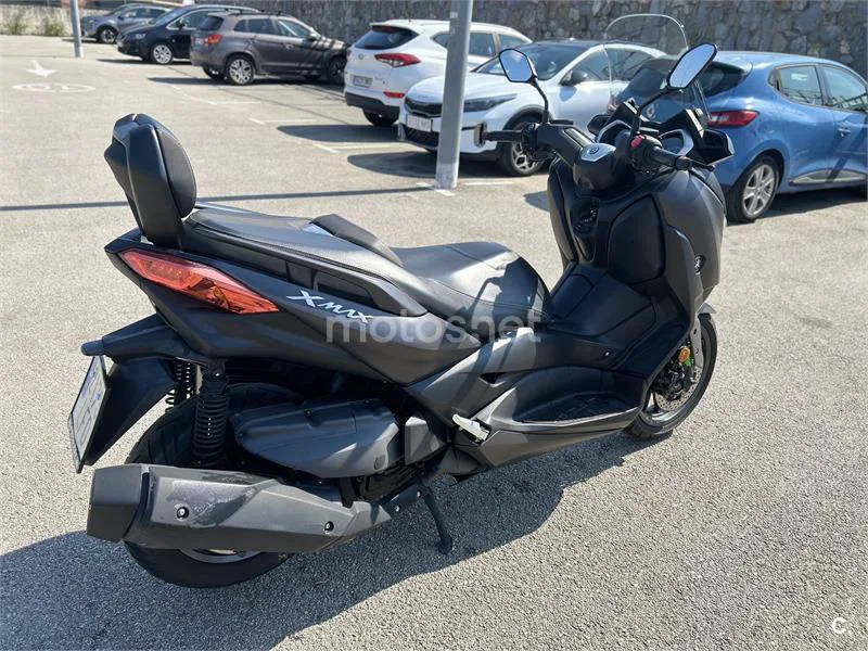 Yamaha XMAX 400 – Vista 7