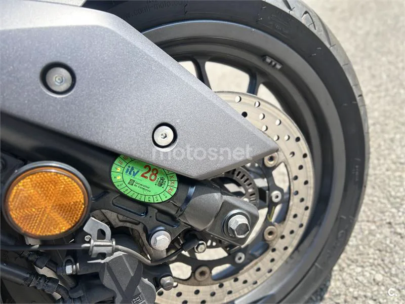 Yamaha XMAX 400 – Vista 8