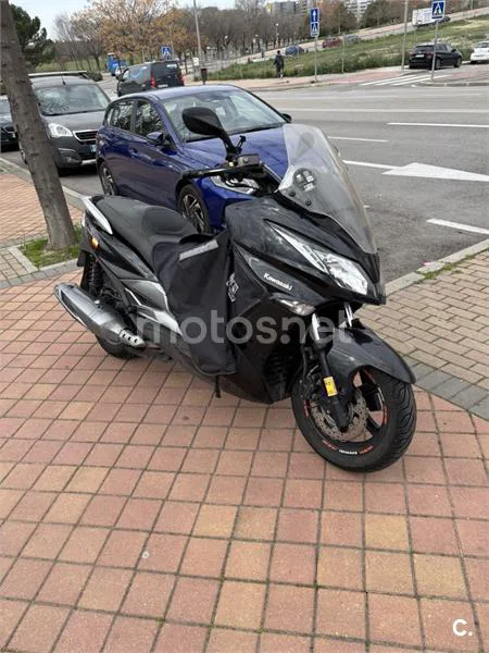 Kawasaki J300 – Vista 2
