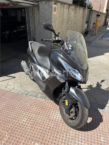 Kawasaki J300 – Vista 5