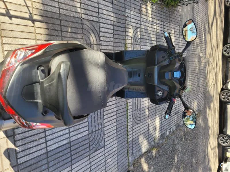 Kymco Super Dink 300i – Vista 11